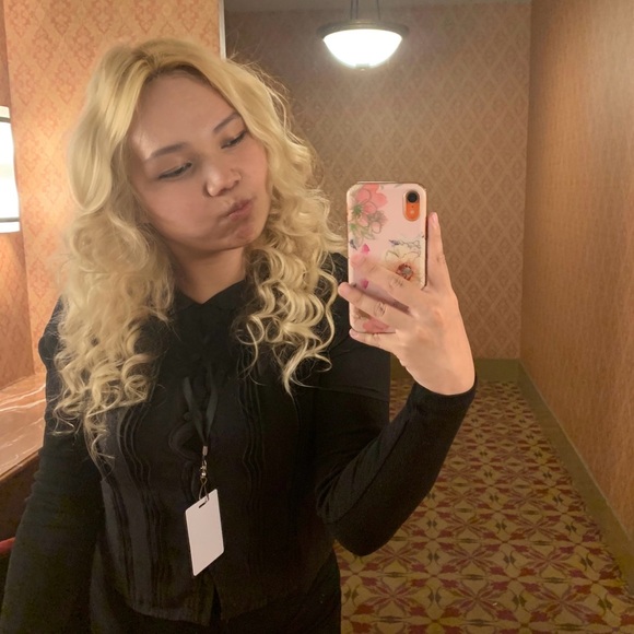 Meet your Posher, Maylu! - Picture 5 of 7